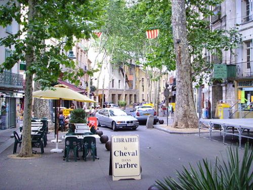 Céret,_France,_main_street_2